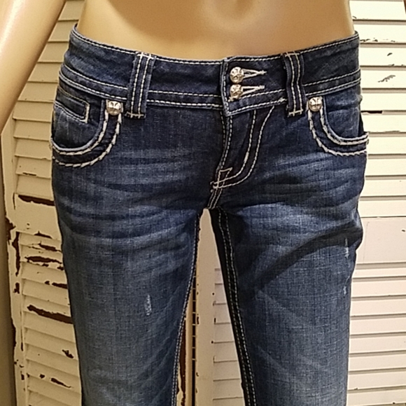 EUC Miss Me Straight Leg Rhinestone Cross Pocket - Picture 4 of 8